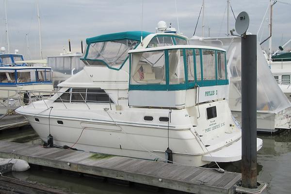 1995 Cruisers Yachts 3650 Aft Cabin Motoryacht