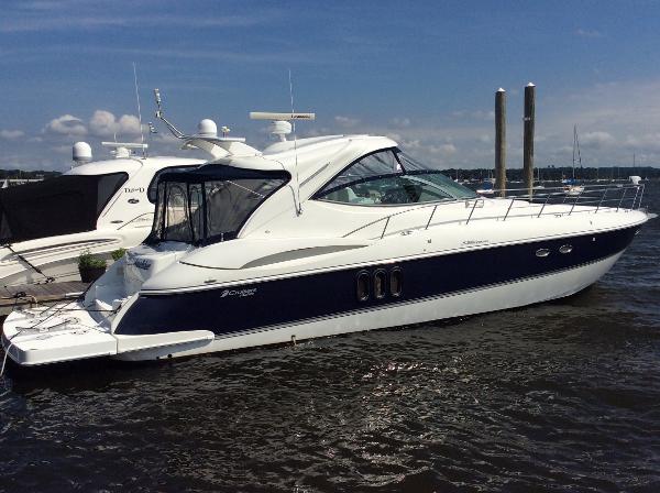 2008 Cruisers Yachts 520 Express