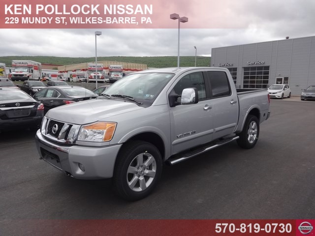 2015 Nissan Titan  Pickup Truck