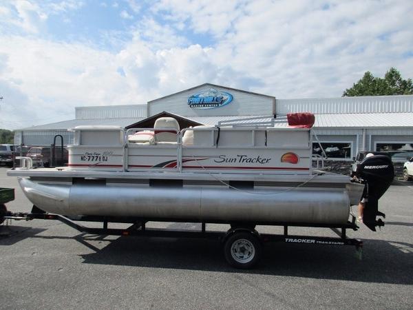 2008 Sun Tracker Party Barge 190