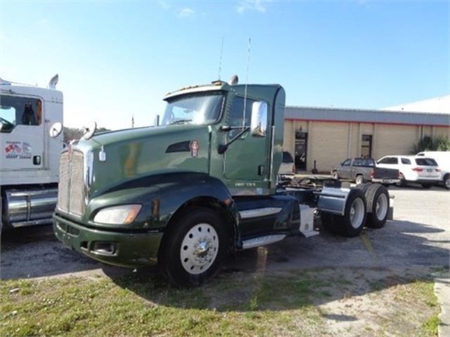 2010 Kenworth T660  Conventional - Day Cab