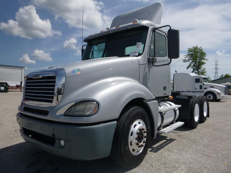 2010 Freightliner Columbia Cl12064st  Conventional - Day Cab
