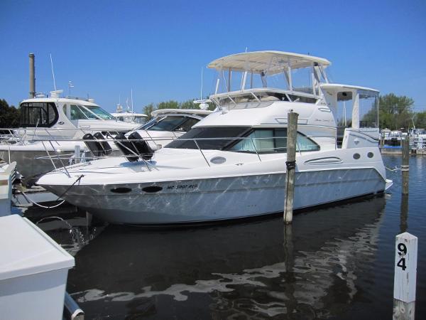 1997 Sea Ray 370 Aft Cabin