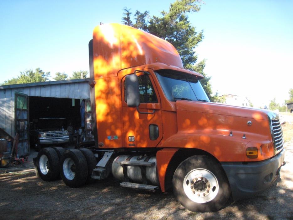 2007 Freightliner Century Class  Conventional - Day Cab