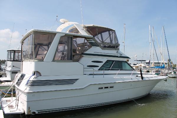 1990 Sea Ray 440 Aft Cabin