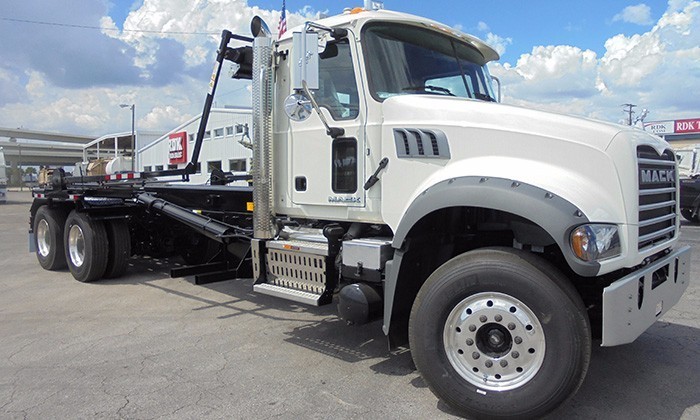 2016 Mack Granite  Roll Off Truck