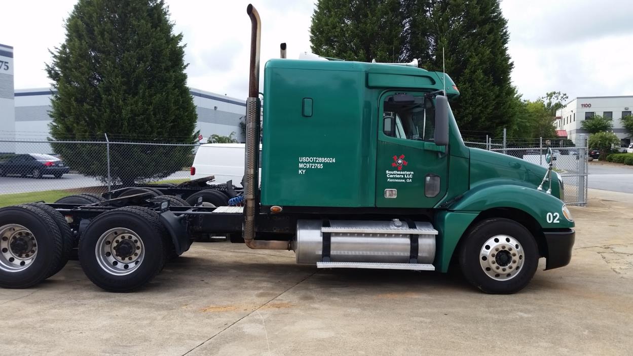 2009 Freightliner Columbia Cl12064st  Cabover Truck - Sleeper