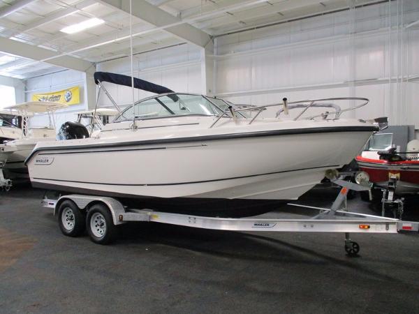 2008 Boston Whaler 210 Ventura