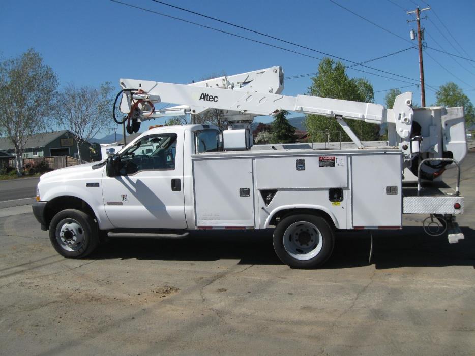 2004 Ford F550  Bucket Truck - Boom Truck