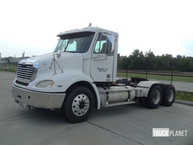 2009 Freightliner Cl112  Conventional - Day Cab