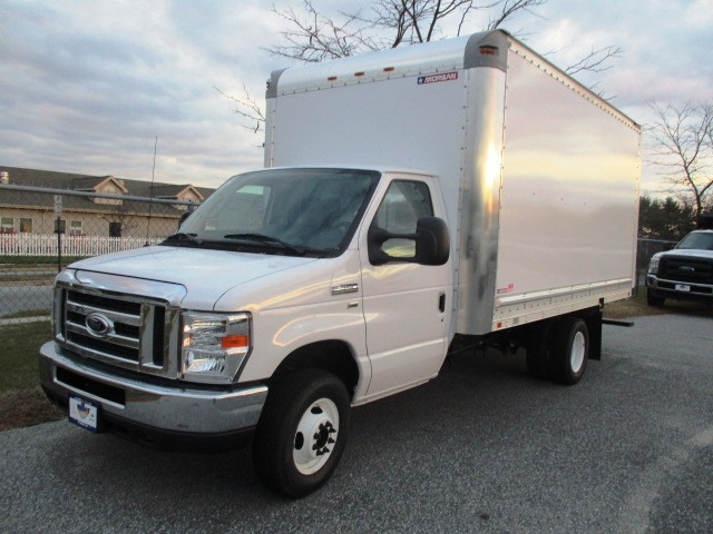 2016 Ford E350  Cutaway-Cube Van