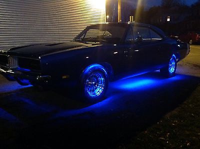 Dodge : Charger blue/white 1969 dodge charger 440 auto painted viper gts code