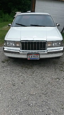 Lincoln : Town Car Base Sedan 4-Door 1990 lincoln town 4 door 5.0 l w alpine competition stereo equipped 4000 watts