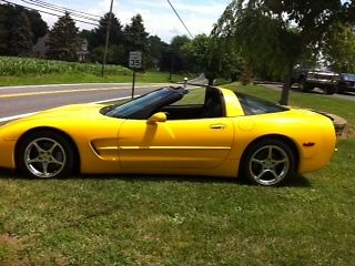 Chevrolet : Corvette  2DR HB 2004 corvette garage kept super nice special milenium yellow