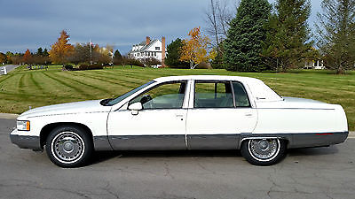 Cadillac : Fleetwood Brougham Sedan 4-Door 1994 cadillac fleetwood brougham chrome wheels low miles 115 k white lt 1 corvette