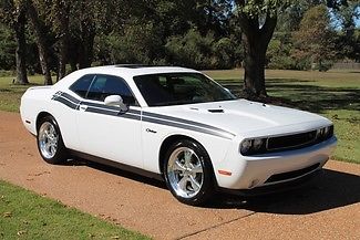 Dodge : Challenger R/T Classic Hemi One Owner Perfect Carfax  Heated Leather  Moonroof 20's  MSRP $38080
