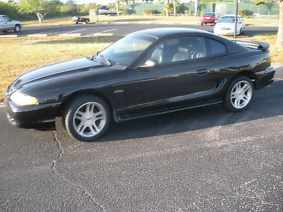 Ford : Mustang GT 1998 ford mustang gt coupe 2 door 4.6 l