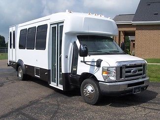 14 Passenger bus WHEELCHAIR ACCESSIBLE clean underside NEW PAINT ready 4 service
