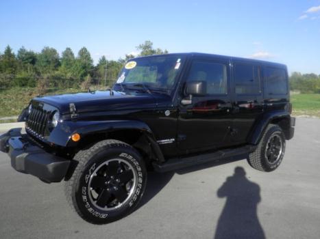 Jeep : Wrangler UNLIMITED 4 x 4 sahara unlimited 4 door 3 piece hardtop painted w soft top automatic 28 k