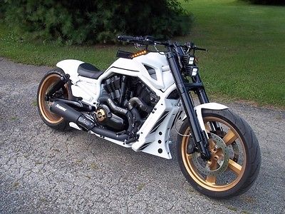 Harley-Davidson : VRSC Custom Harley V-Rod Muscle