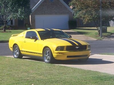 Ford : Mustang Base Coupe 2-Door 2005 v 6 ford mustang 198 k miles