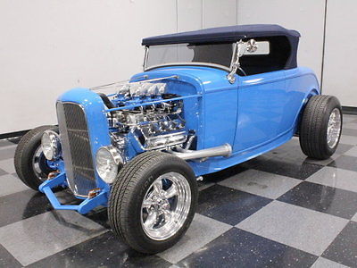 Ford : Other 331 ci hemi 6 deuce carb setup on weiland high rise intake boxed coil overs