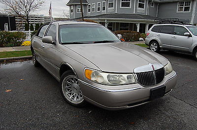 Lincoln : Town Car Signature 1999 lincoln towncar signature series well maintained sedan with power sunroof