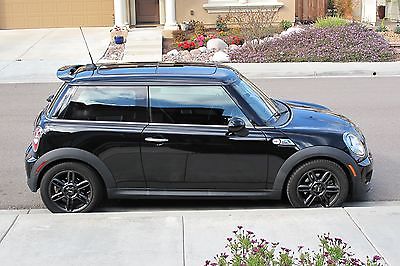 Mini : Cooper S Premium package w/automatic transmission MINI COOPER S, LOW MILEAGE, WELL MAINTAINED INCLUDES PREMIUM PACKAGE