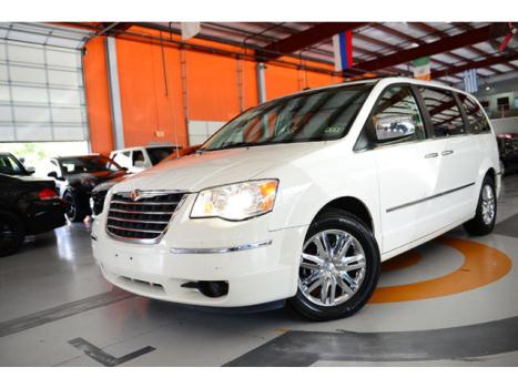 Chrysler : Town & Country 4dr Wgn Limi 08 chrysler town country limited 1 own nav rear cam auto doors rear dvd player