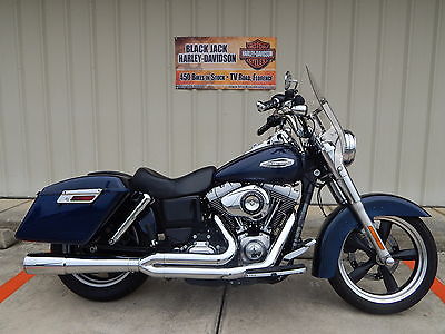 Harley-Davidson : Dyna Rip around town or head to the state line. Why not both!!