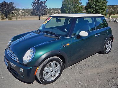Mini : Cooper Hatchback 2-Door 2 tone green and white 2006 mini cooper with only 71 492 miles