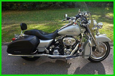Harley-Davidson : Touring 2004 harley davidson touring flhrs used