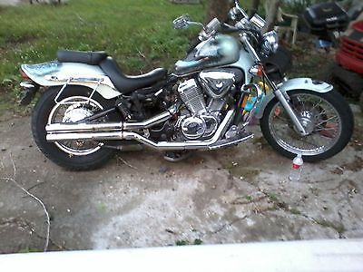 Honda : Shadow GOOD LOOKING AND WELL MAINTAINED. LOTS OF AFTERMARKET PARTS