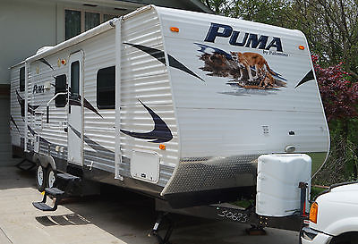 RV travel trailer Puma by Palomino (Forest River) 26FBSS length 29’9”
