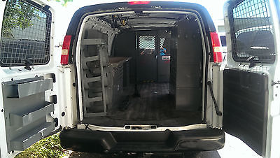 Chevrolet : Express base Chevy van outfitted for trade work