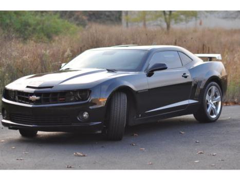 Chevrolet : Camaro 2dr Cpe 2SS 6.2 liter muscle car with an off season price