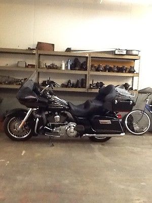 Harley-Davidson : Touring Black 2011 Harley Davidson Ultra Road Glide, Excellant condition  Fully Loaded