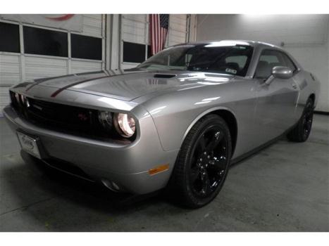 Dodge : Challenger R/T R/T Coupe 5.7L Bluetooth Traction control - ABS and driveline Rear defogger