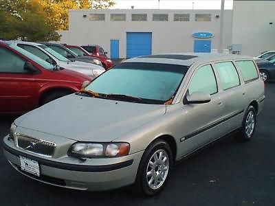 Volvo : V70 2.4 2002 very clean one owner volvo wagon