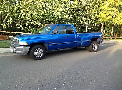 Dodge : Ram 3500 SLT Blue Dodge dually 2WD. Great running truck well taken care of.