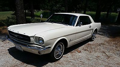 Ford : Mustang Coupe 1965 ford mustang base 3.3 l 3 speed trans wimbleton white black leather int