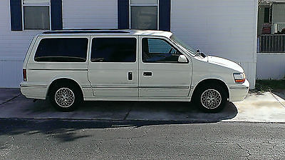 Chrysler : Town & Country All-Leather Interior Chrysler Town & Country - 1994 - Beautiful