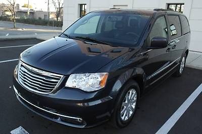 Chrysler : Town & Country TOURING 2014 chrysler town country 34950 miles dvd dvd screen rear cam stow n go
