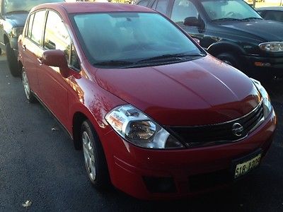 Nissan : Versa S 4door Red, 28000 miles, like new