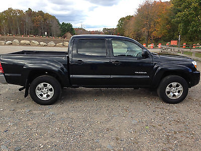 Toyota : Tacoma Sr5 Black exterior, gray interior, 6 speed manual, four door, tow package