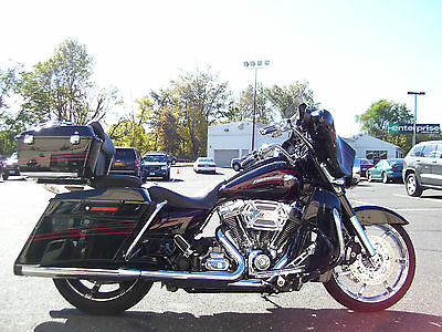 Harley-Davidson : Touring 2011 harley davidson cvo street glide flhx w tour pak