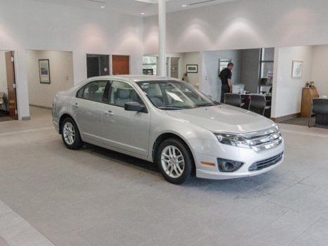 Ford : Fusion S S 2.5L CD 2.5L 16V I4 DURATEC ENGINE  (STD) Front Wheel Drive Power Steering ABS