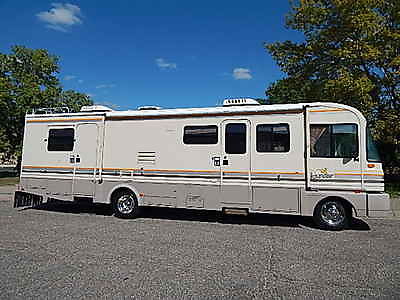 1992 Fleetwood Bounder 34' Class-A Motor Home with 12,500 Actual Miles & 7k Gen