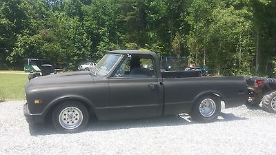 Chevrolet : C-10 black Amazing body and one heck of a burn out