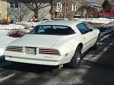 Pontiac : Firebird espirit coupe white , 350 engine, automatic, a/c, power windows & locks, numbers matching,